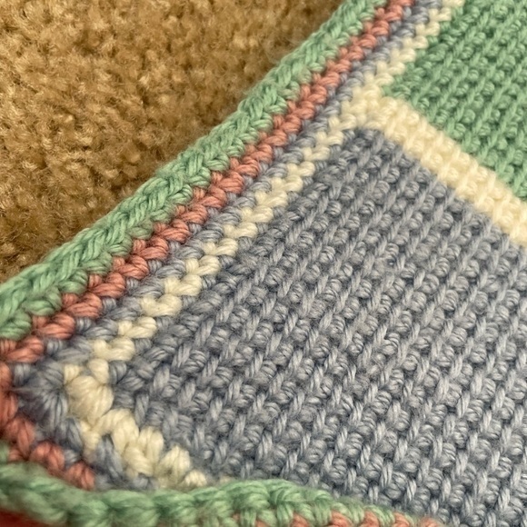 Handmade Crochet Blanket Throw Pastel Colors Granny Square Afghan‎ Size: 45x47" - Picture 4 of 5